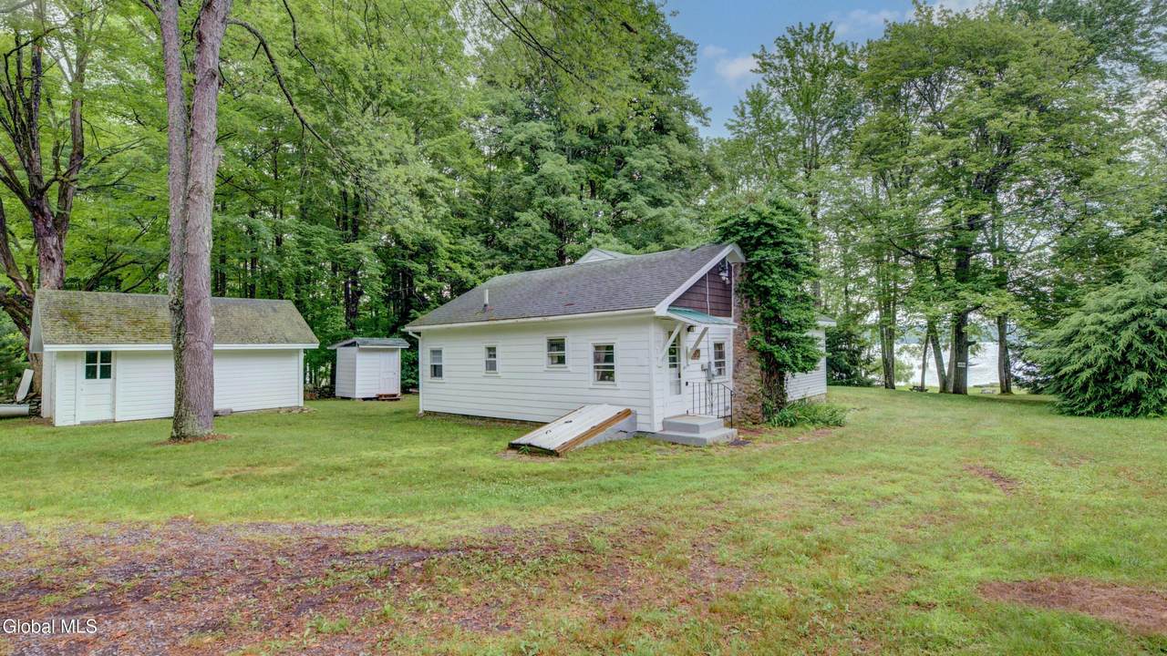 585 Sinclair Road - Photo 1