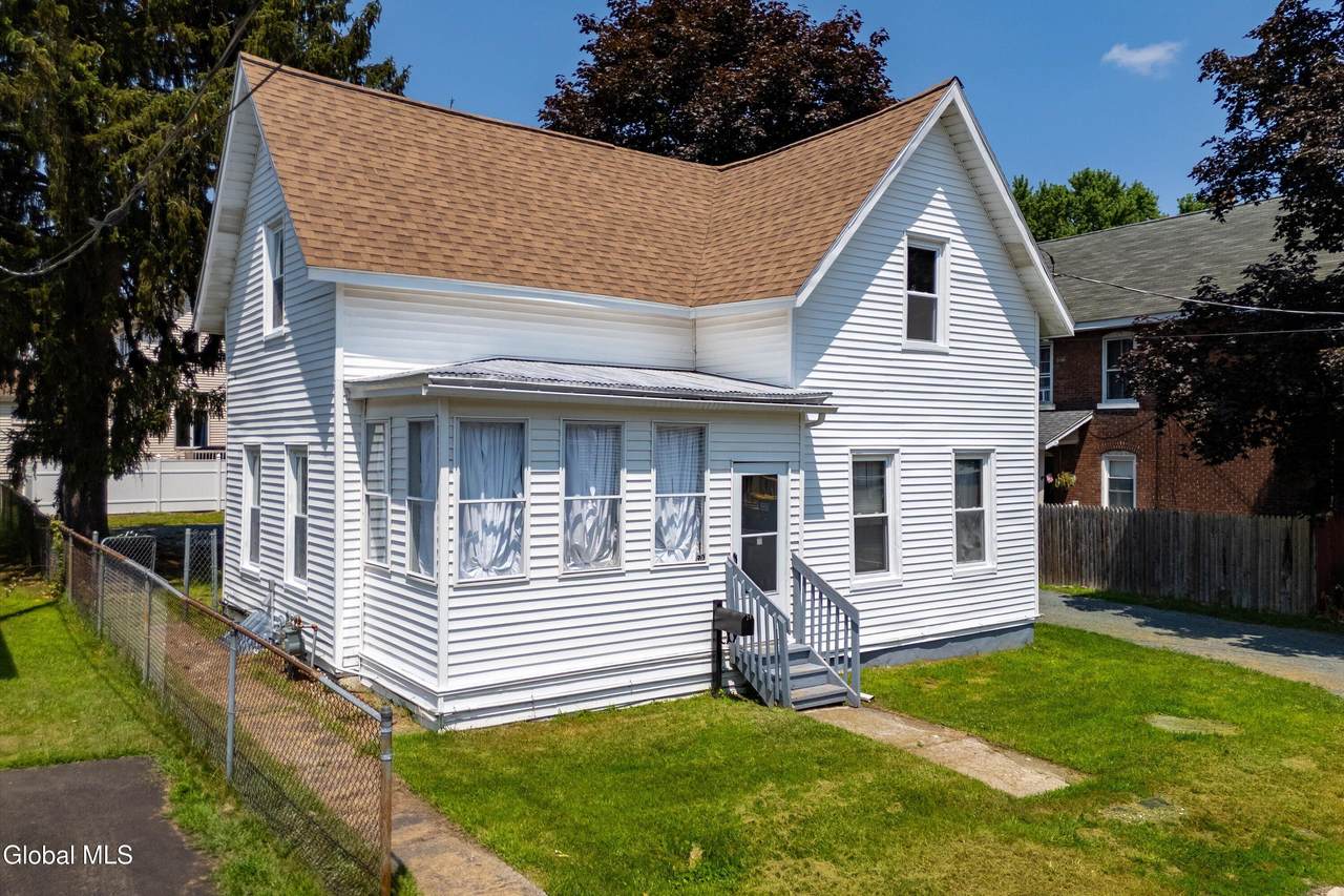 30 Newman Avenue - Photo 1