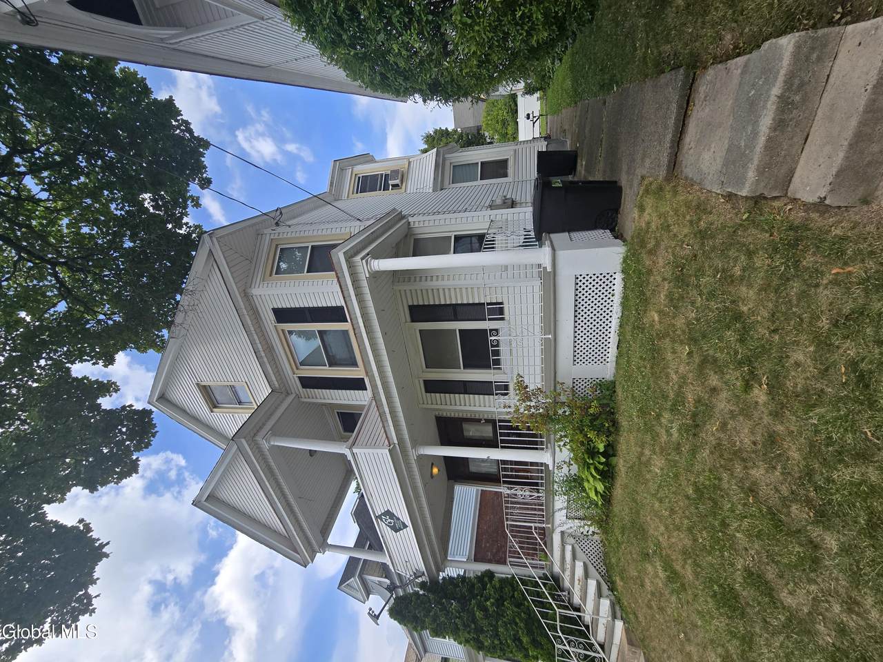 733 Mason Street - Photo 1