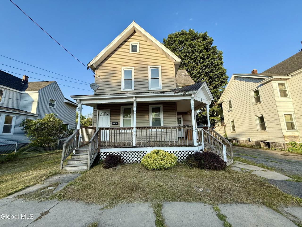 8 Lexington Avenue - Photo 1