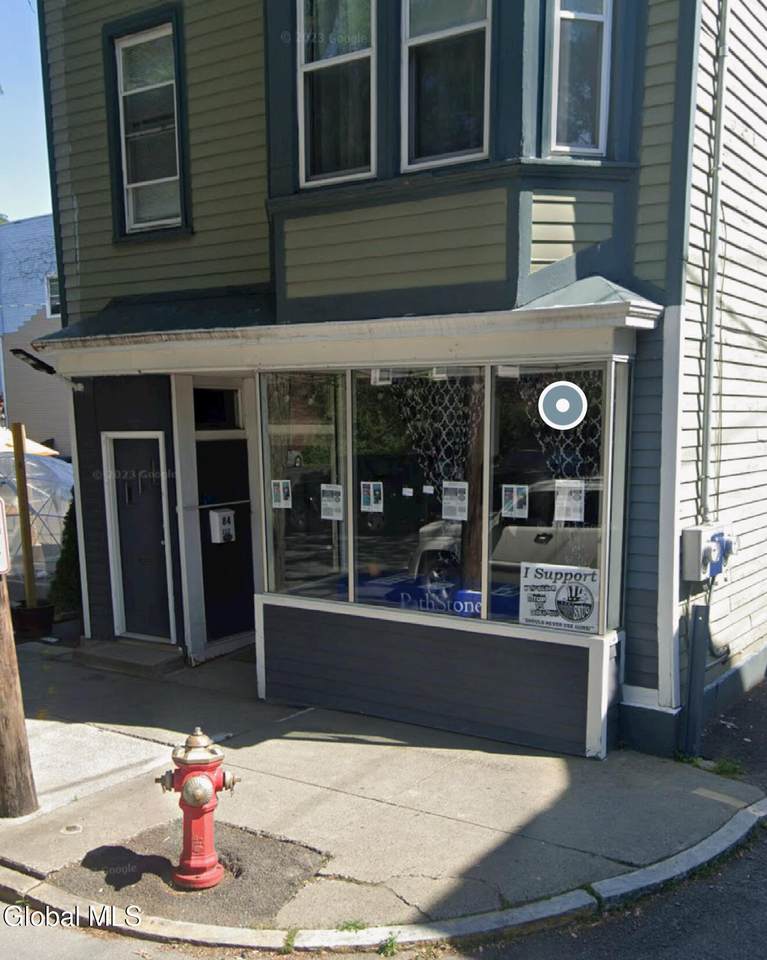 84 Ferry Street - Photo 1