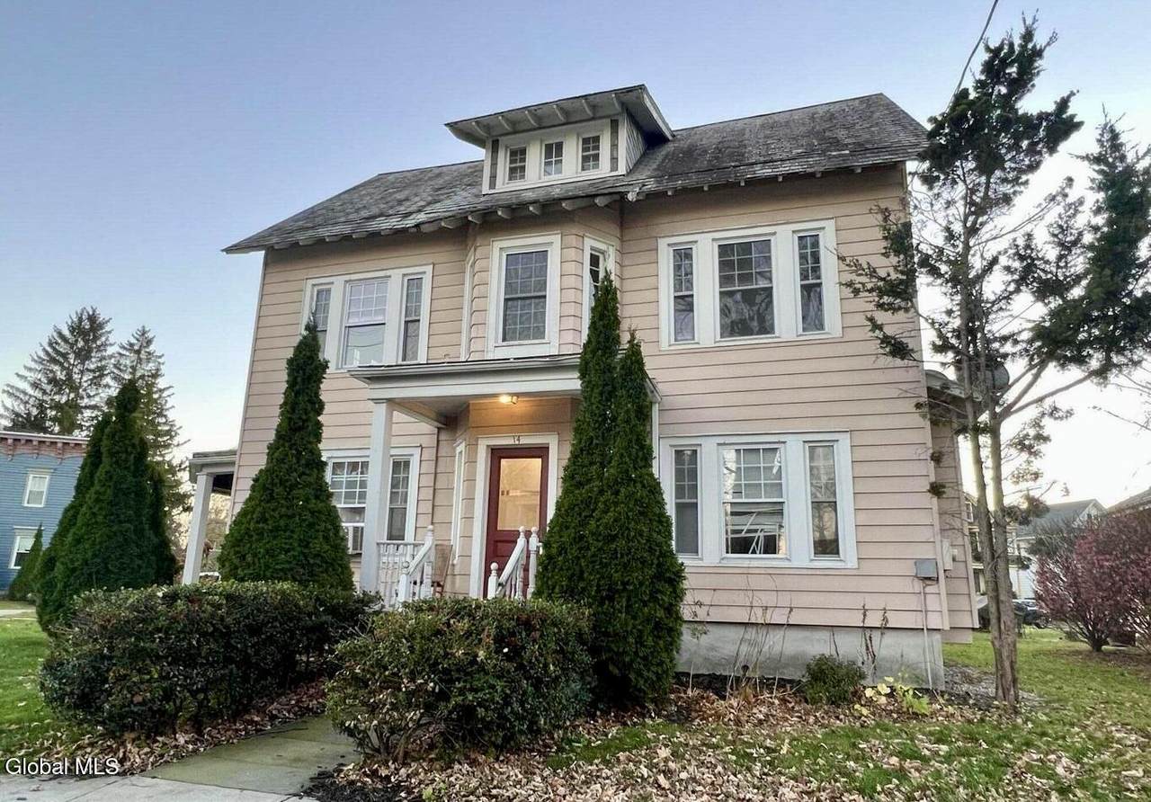 14 Woodlawn Avenue - Photo 1