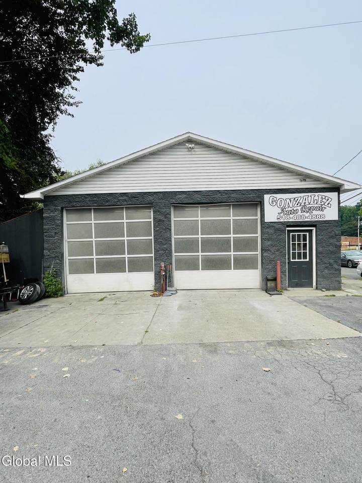 1471 Broadway - Photo 1