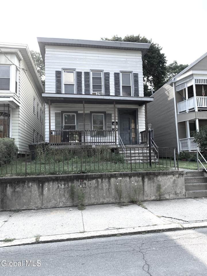 296 Saratoga Street - Photo 1