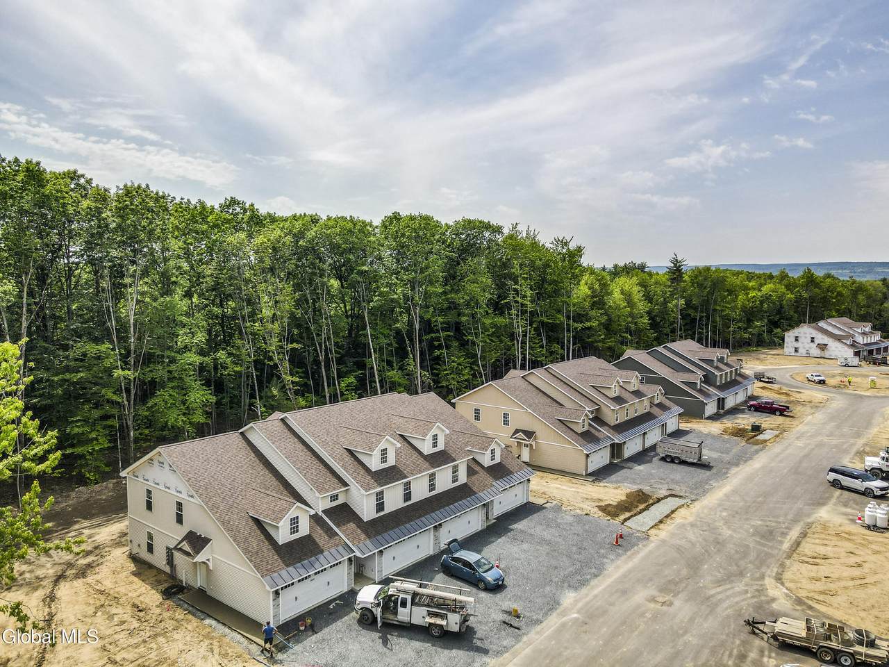 145 Carriage Boulevard - Photo 1