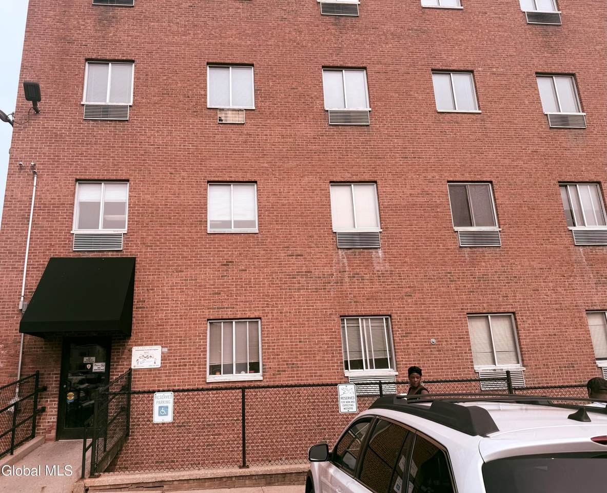 650 Franklin Street - Photo 1