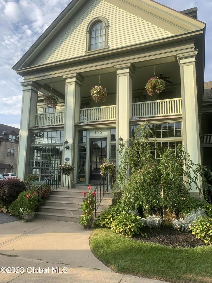 125 Union Avenue - Photo 1