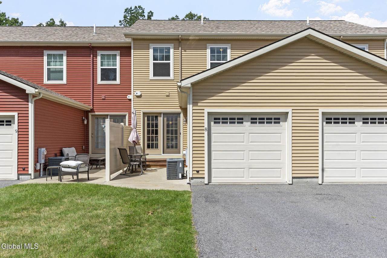 8 Linden Lane - Photo 1