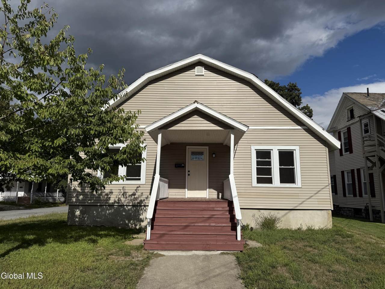 173 Bay Street - Photo 1