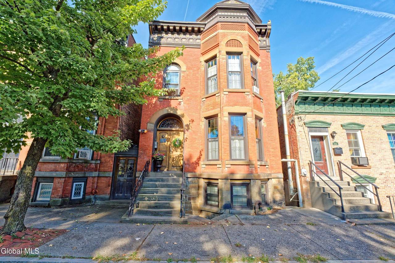 301 8th Street - Photo 1