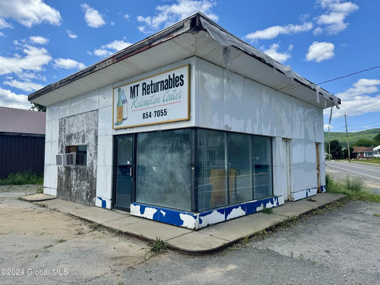 2 Saratoga Avenue - Photo 1