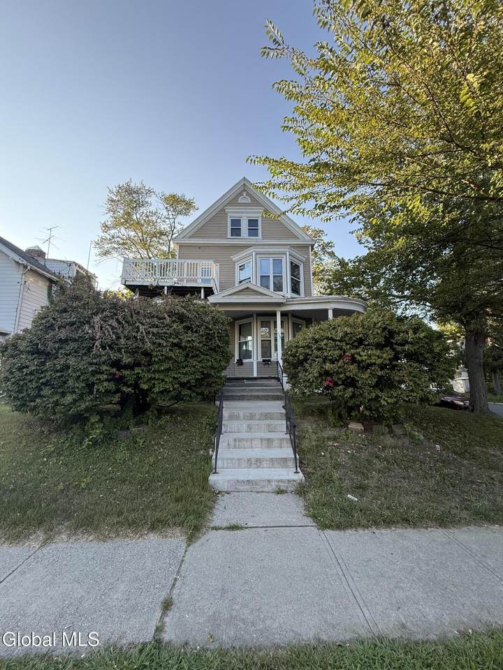 112 Allen Street - Photo 1