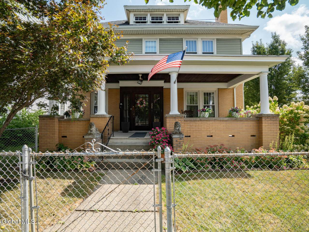 220 5th Avenue - Photo 1