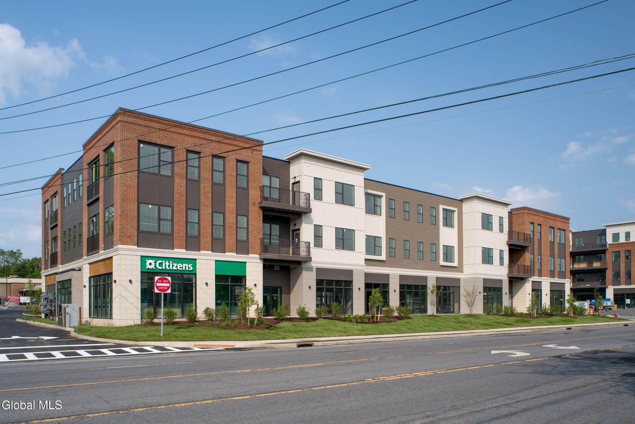 1 Town Center Drive - Photo 1