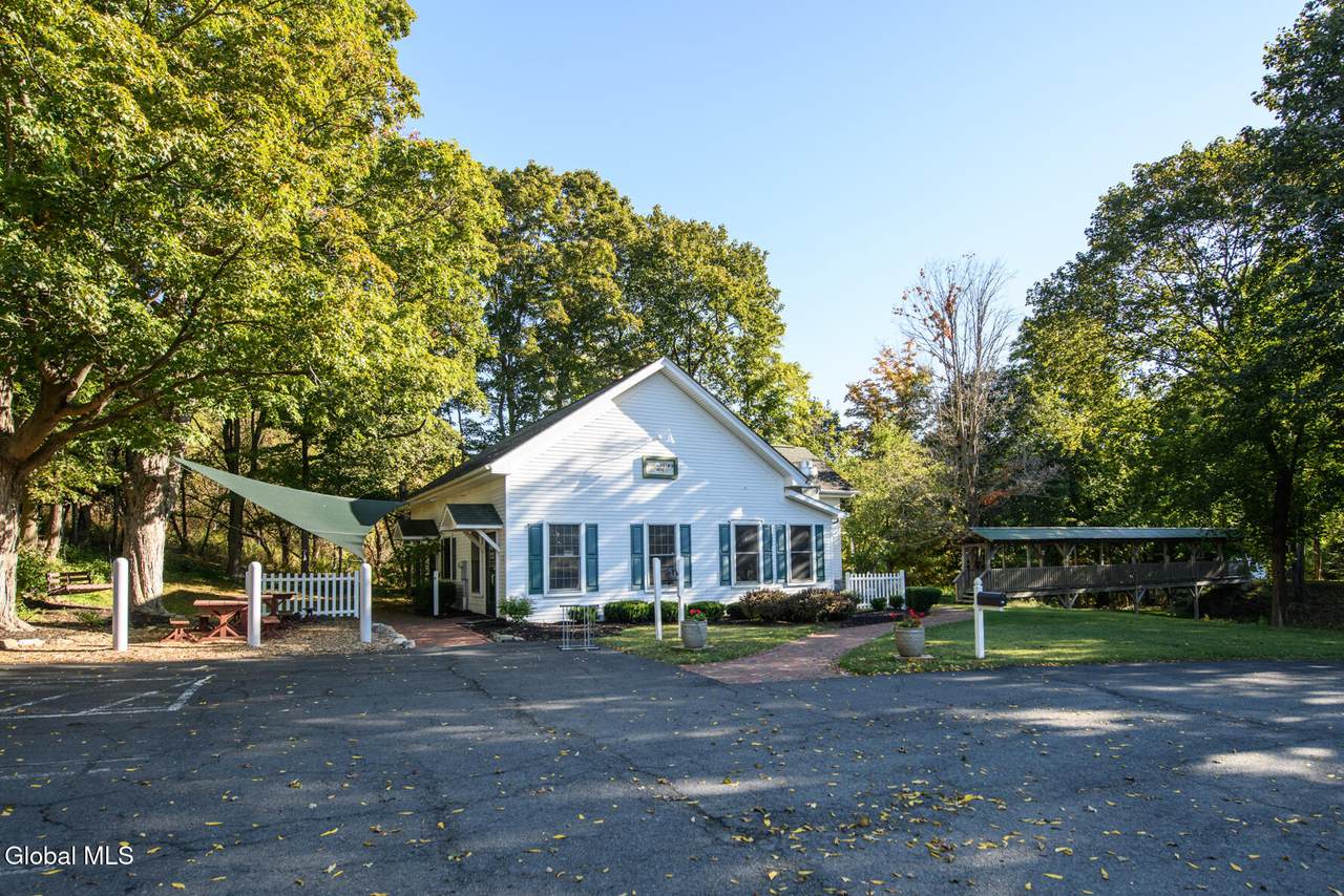 1011-1015 Hoosick Road - Photo 1