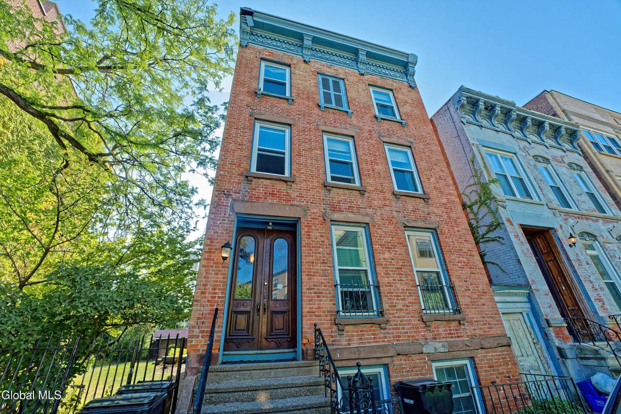 2142 5th Avenue - Photo 1