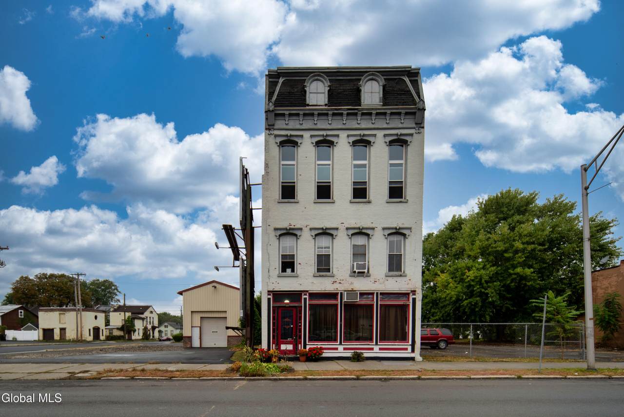 635 2nd Avenue - Photo 1