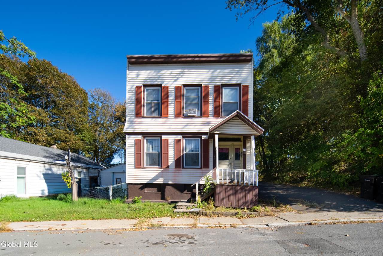 1227 Sausse Avenue - Photo 1