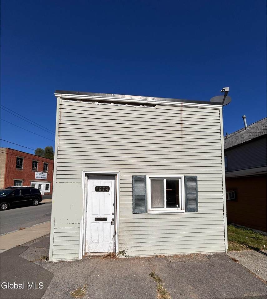 1679 Broadway - Photo 1