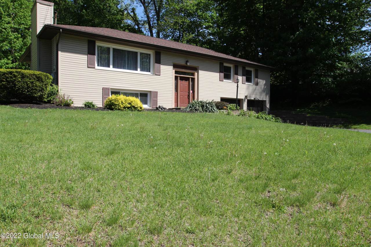 73 Birchwood Lane - Photo 1