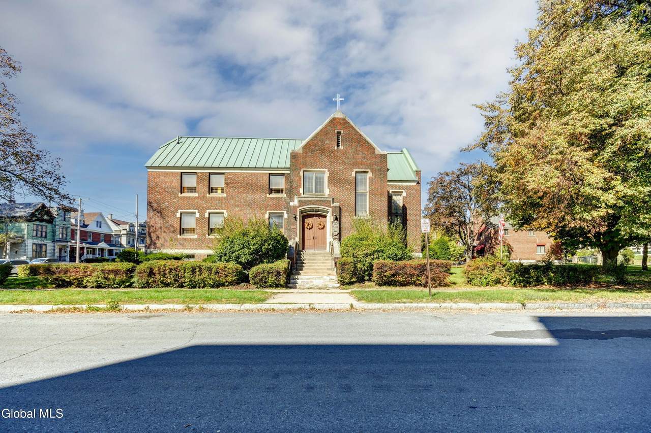 24 Pine Street - Photo 1