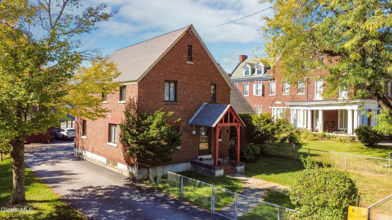 120 Guy Park Avenue - Photo 1