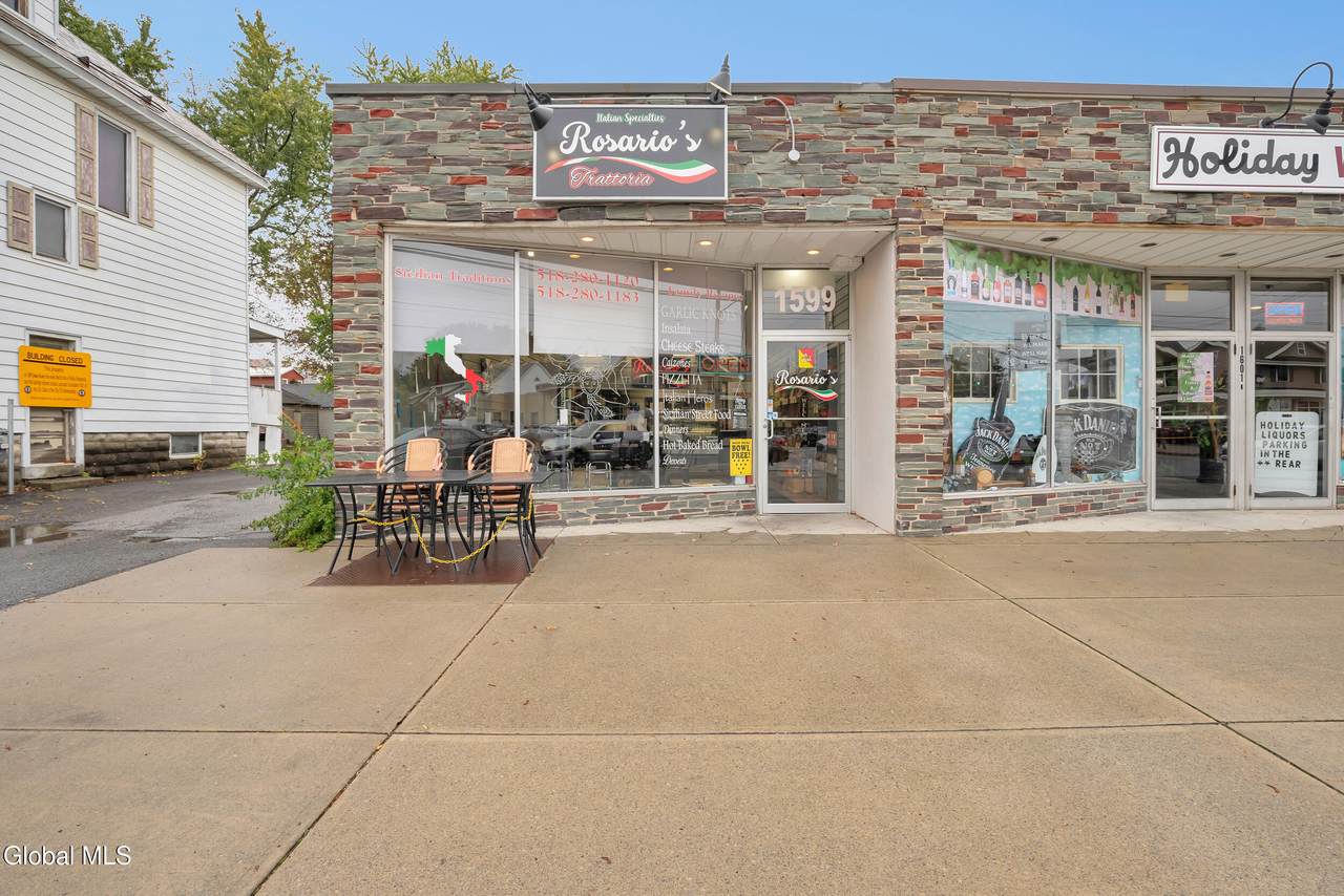 1599 Union Street - Photo 1