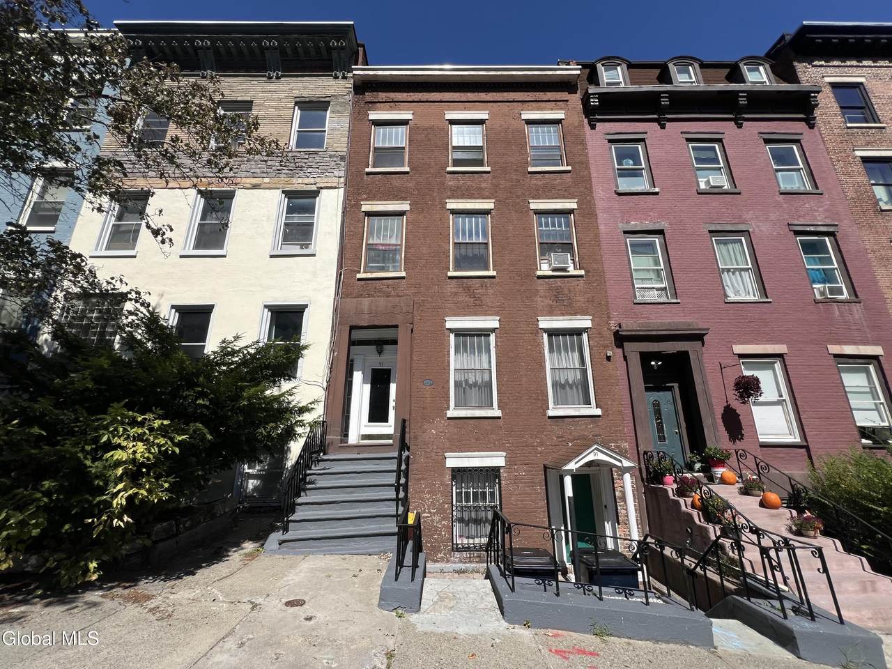 91 Columbia Street - Photo 1