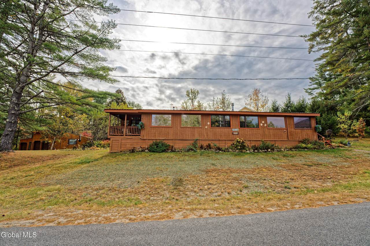 111 Algonquin Drive - Photo 1