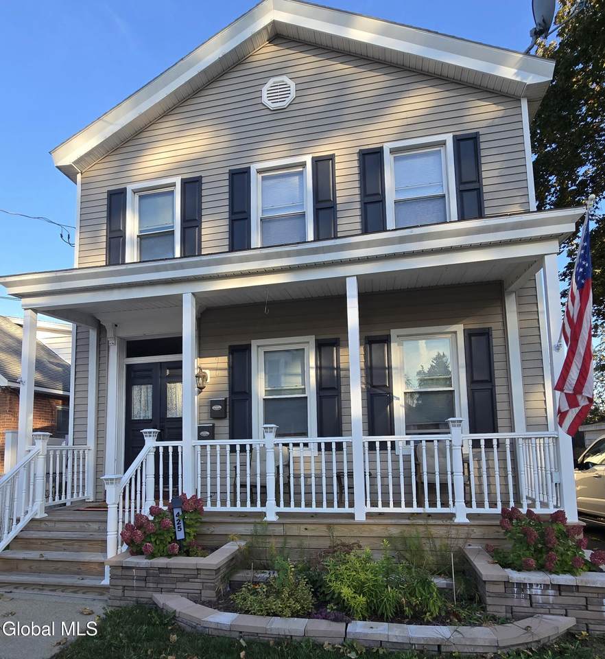 425 6th Avenue - Photo 1