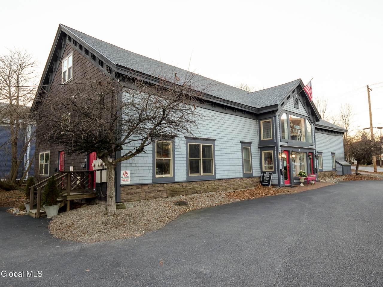 99 Woodlawn Avenue - Photo 1