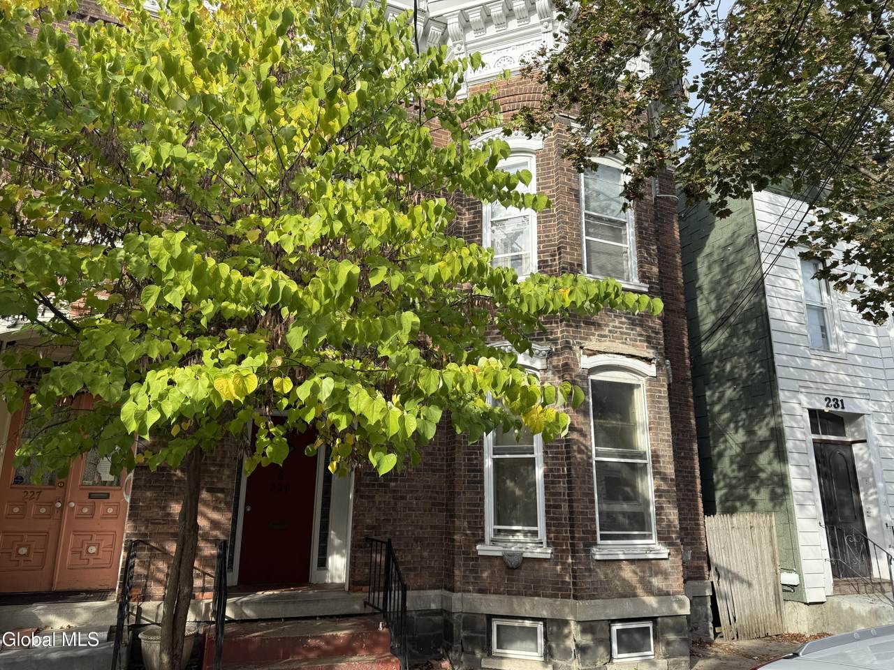 229 Green Street - Photo 1