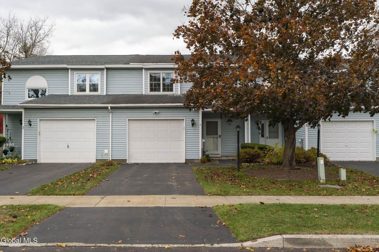 4 Tompion Lane - Photo 1