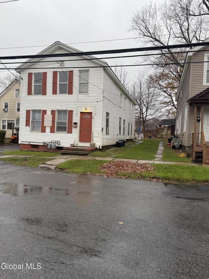 10 Green Street - Photo 1