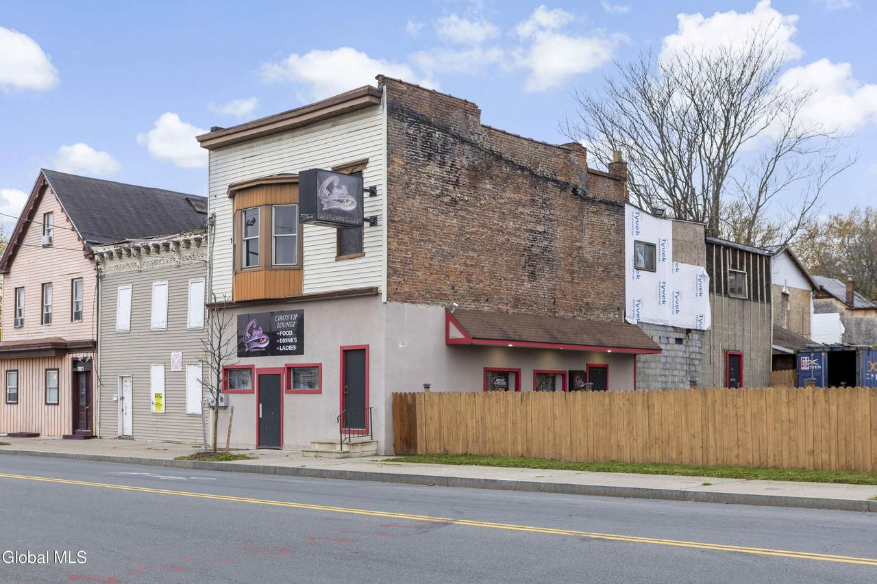 1118 Broadway - Photo 1