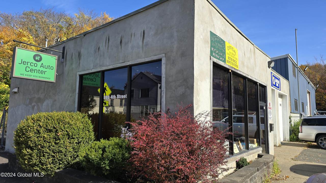 580 4th Street - Photo 1