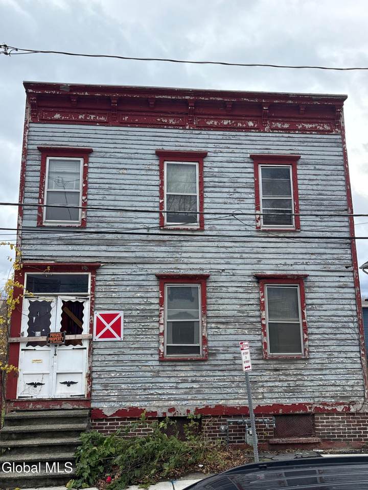 4 Osborne Street - Photo 1