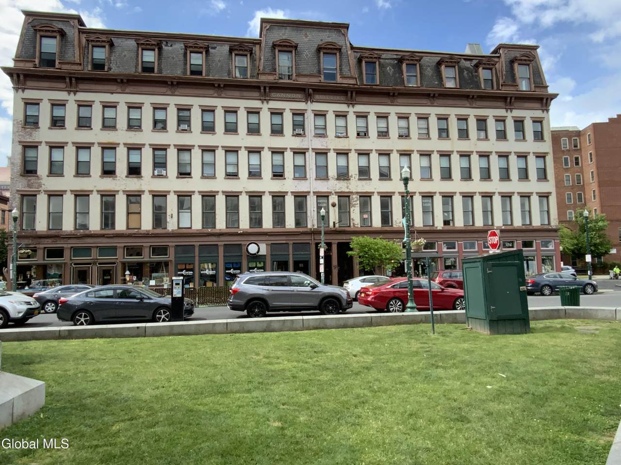 5 Broadway - Photo 1