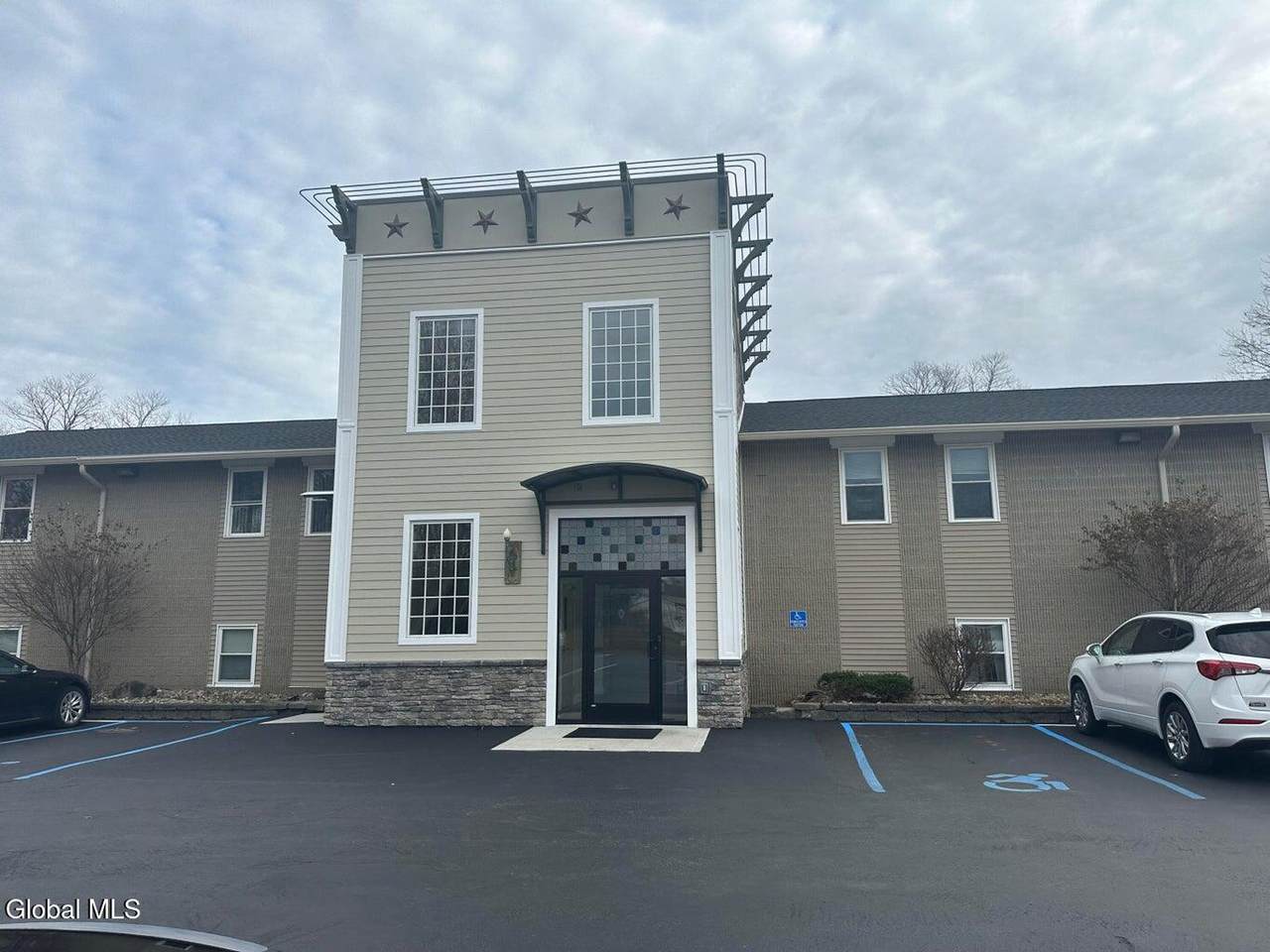 1004 Princetown Road - Photo 1