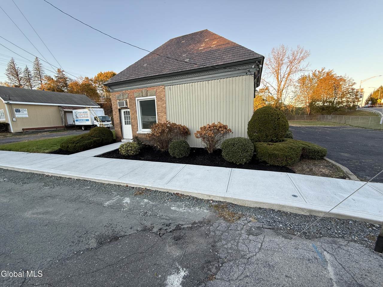 70 Saratoga Avenue - Photo 1