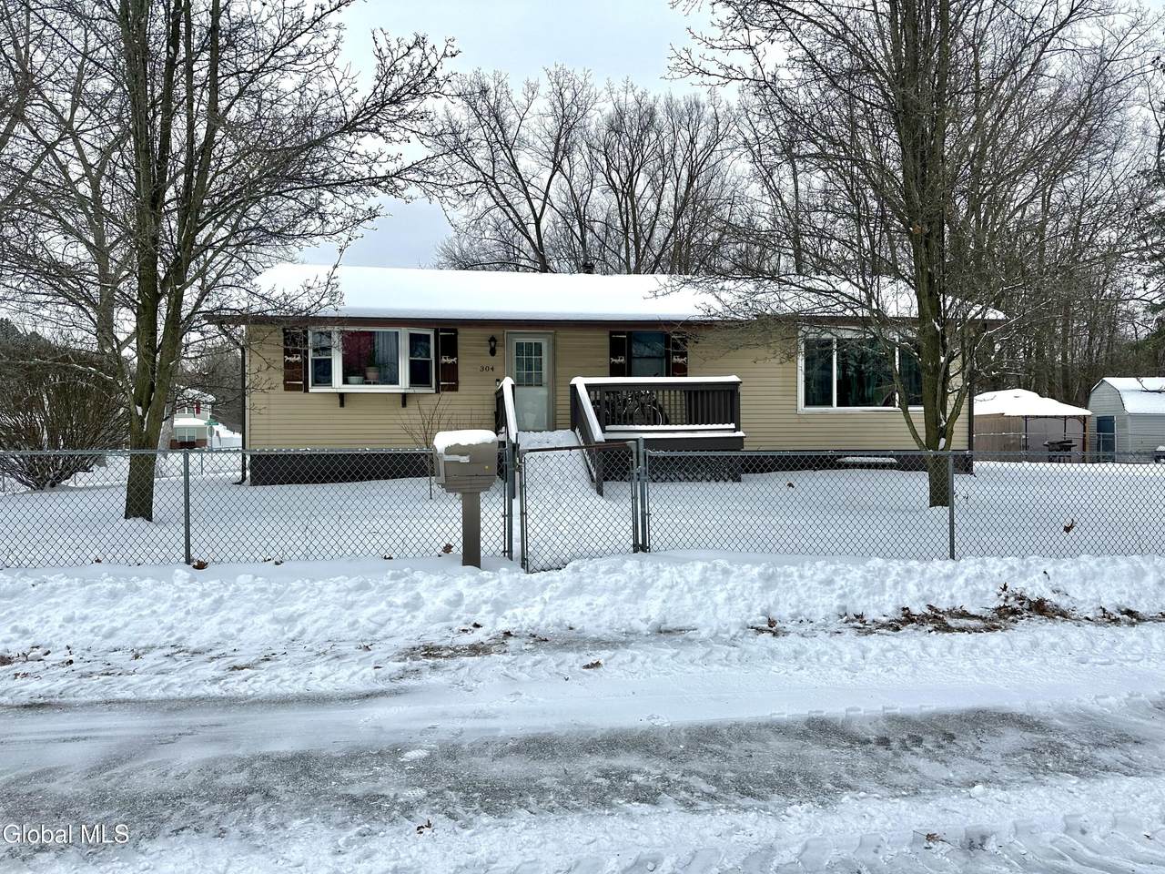 304 Dearborn Avenue - Photo 1