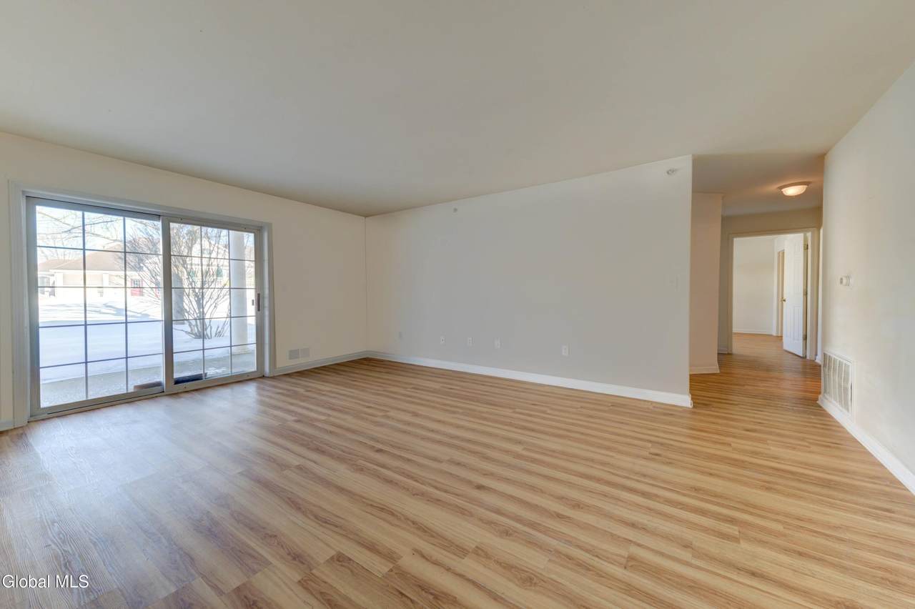 906 Heritage Way - Photo 1