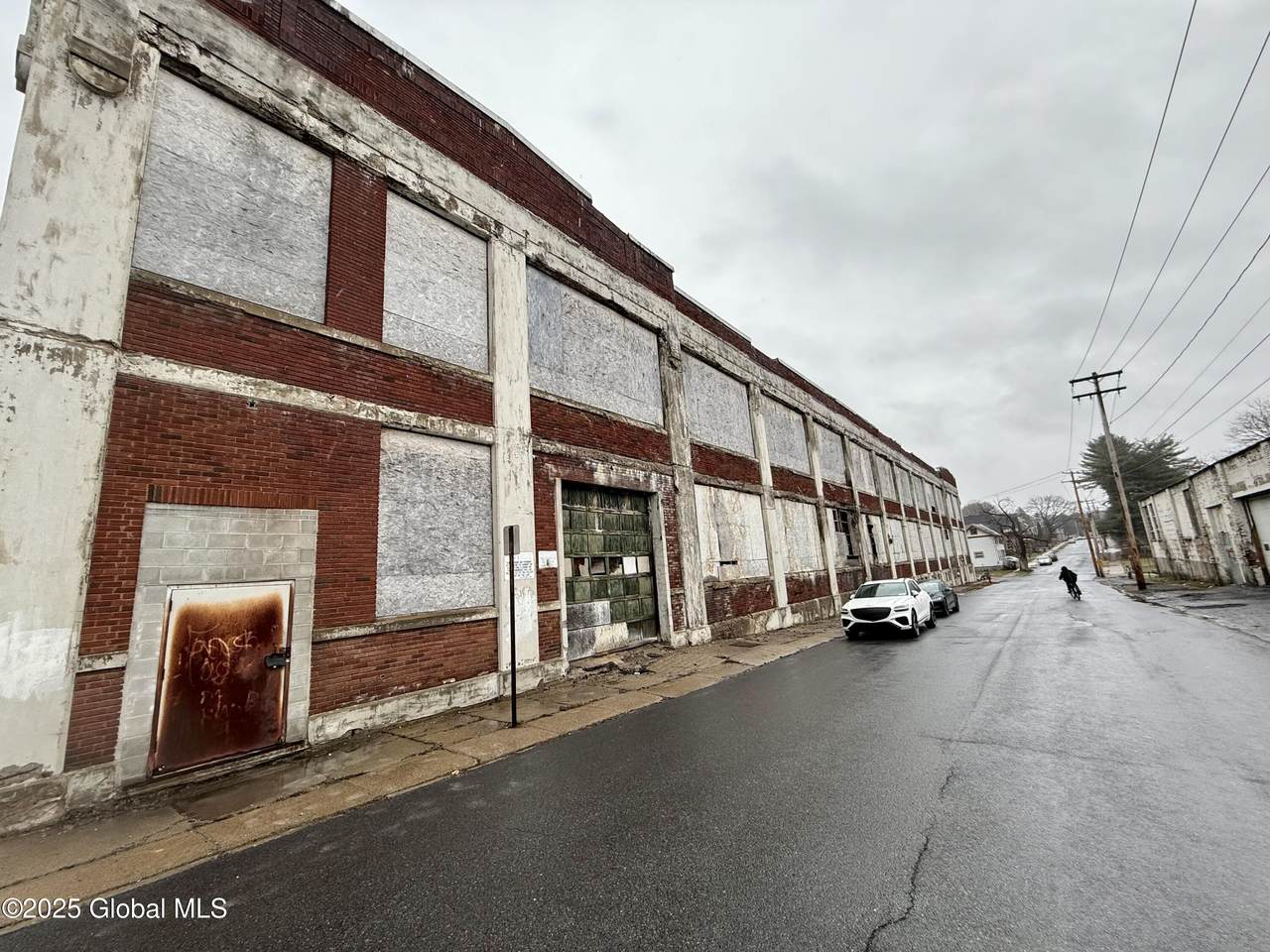 80 Lincoln Street - Photo 1