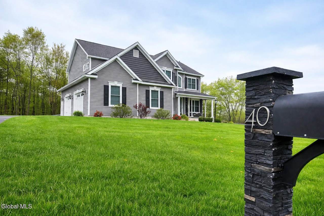 40 Haywood Lane - Photo 1