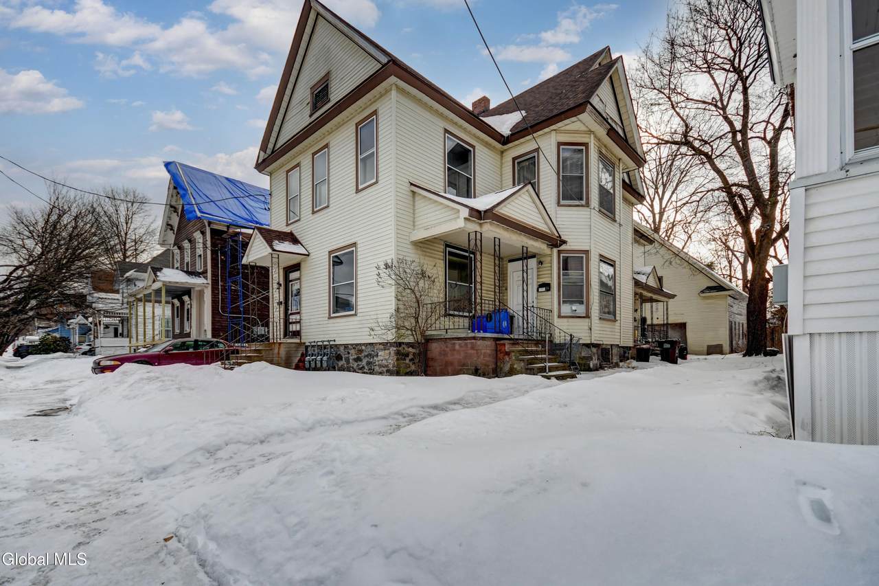 10 2nd Avenue - Photo 1