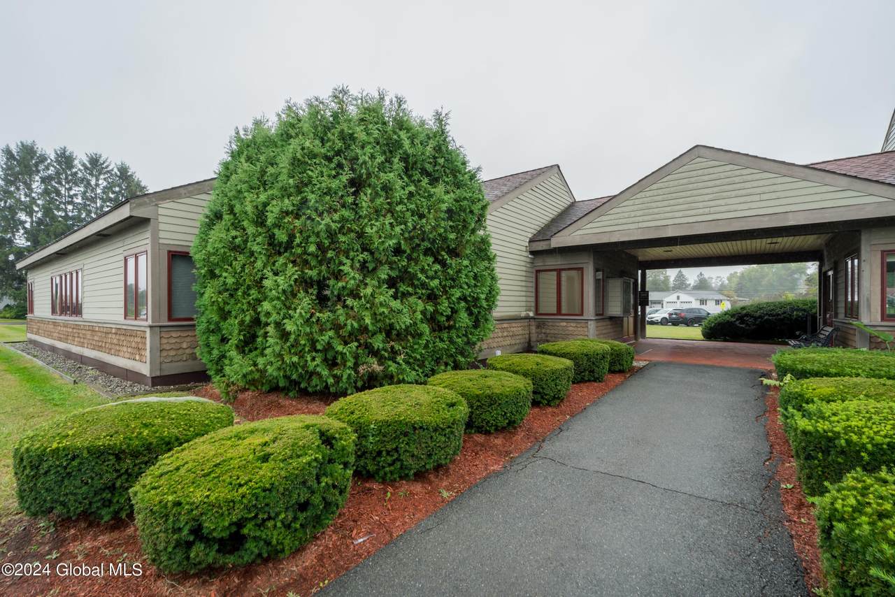 1654 Columbia Turnpike - Photo 1