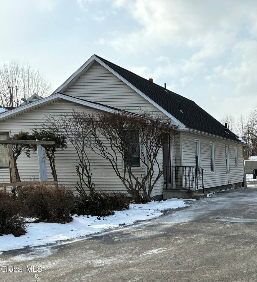 1221 Altamont Avenue - Photo 1