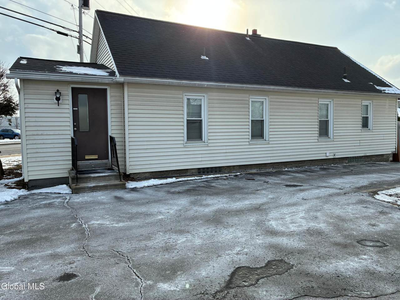 1221 Altamont Avenue - Photo 1