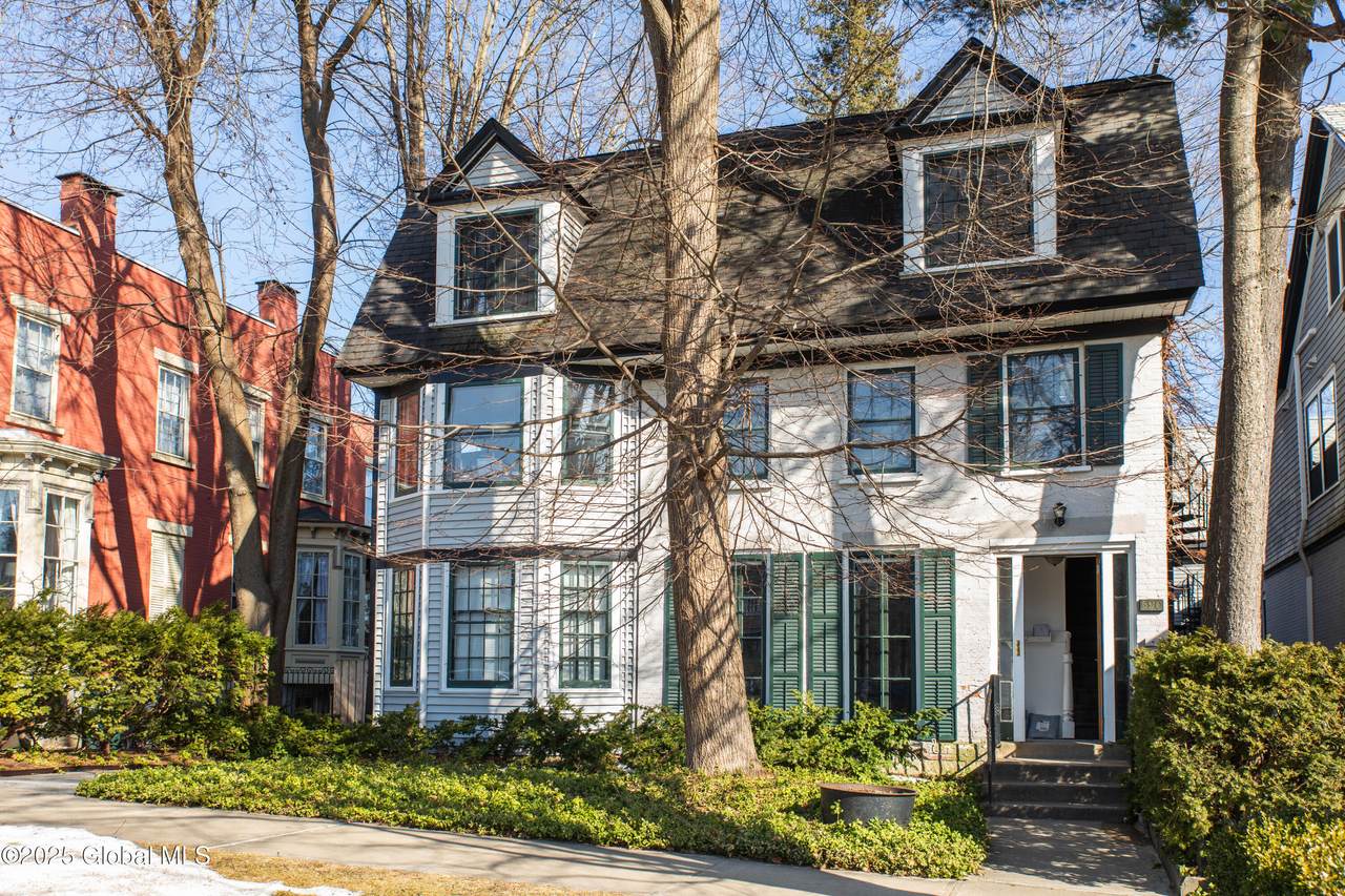 590 Broadway - Photo 1