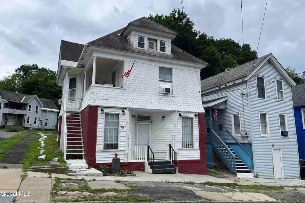 68 Pine Street - Photo 1